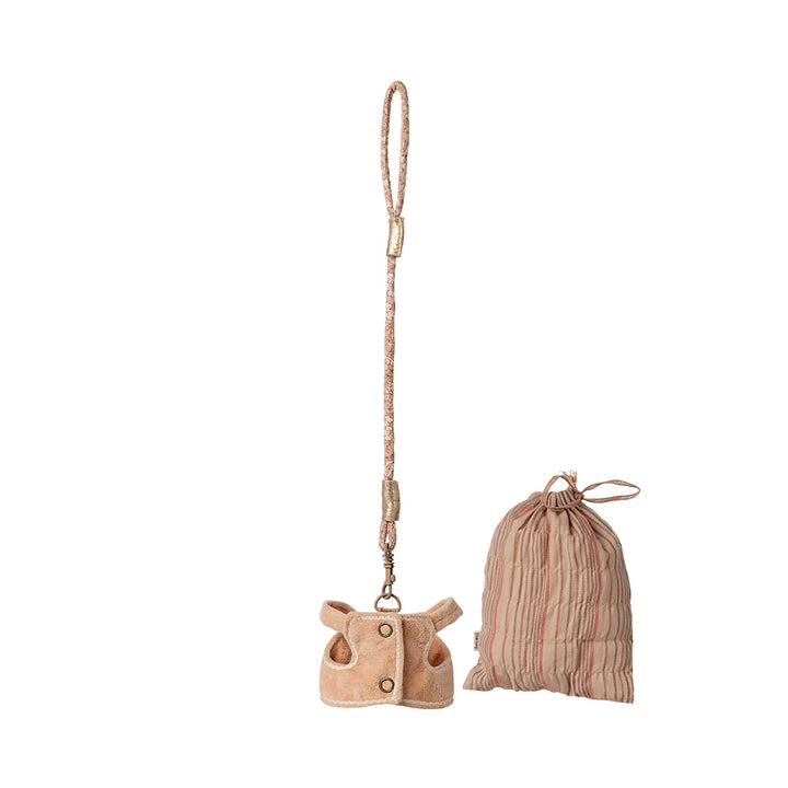 Sleeping bunny supply, Harness
