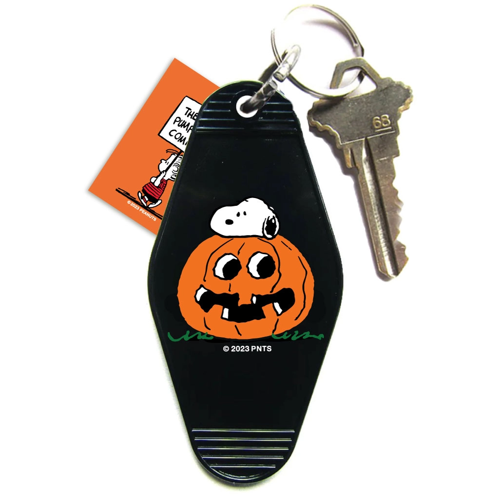 3P4 X Peanuts® - Snoopy Great Pumpkin Key Tag | Shop Merci Milo