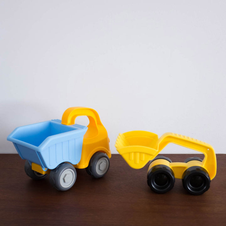 NEW Outdoor Dump Truck