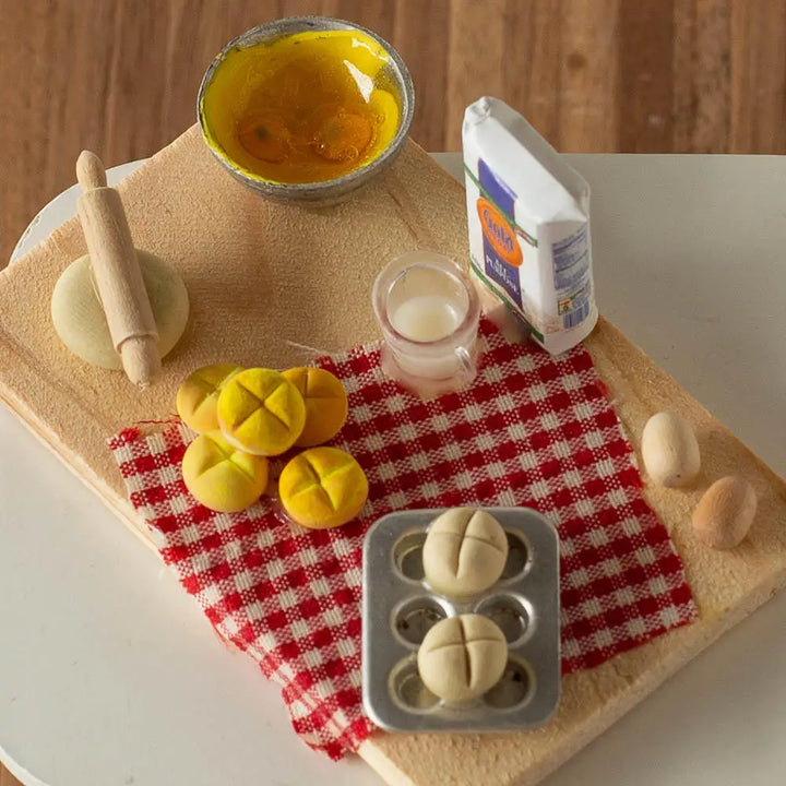 NEW Dollhouse Miniatures: Miniature Tabletop Baking Bread Set