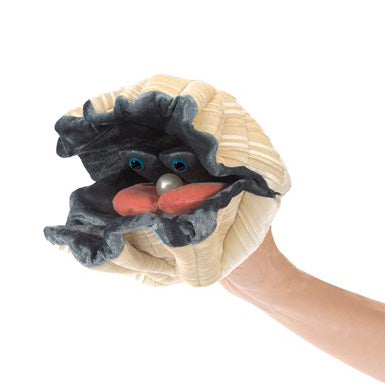 Heirloom Puppets: Giant Clam