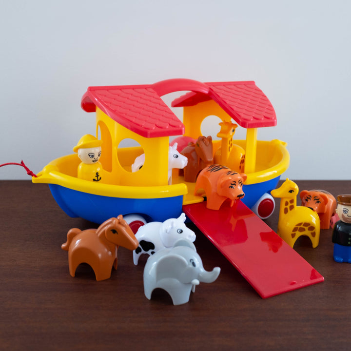 NEW Retro Noah's Ark Boat Set