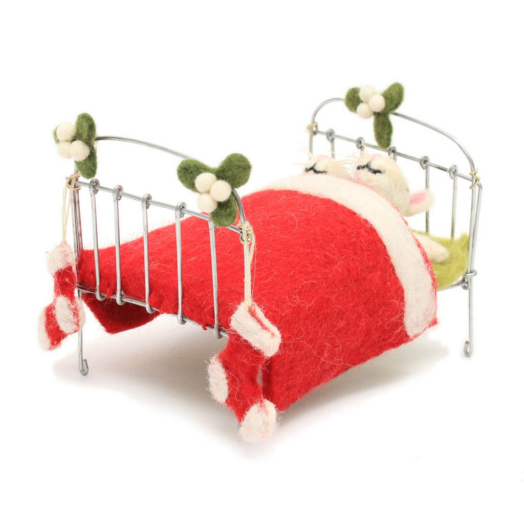 NEW Wool Felt: Mouse - Sleeping Pair in Bed with Stockings