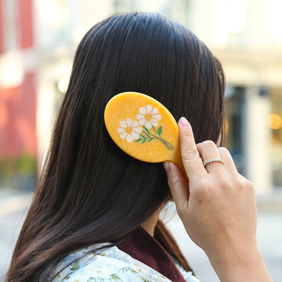 Hand-painted Vintage Daisy Stem Brush