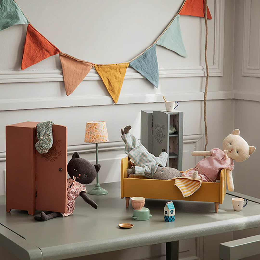 Closet, Miniature - Dusty Rose