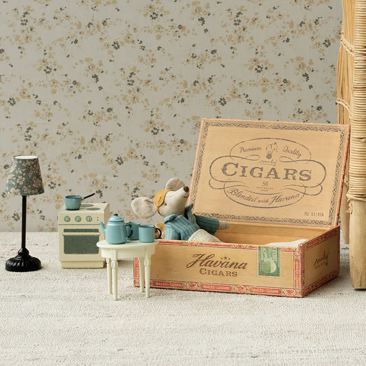Madam blue’s favorites, Mouse