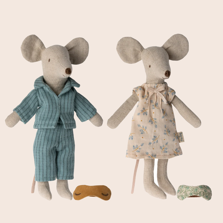 Mum and Dad Mice in Cigarbox