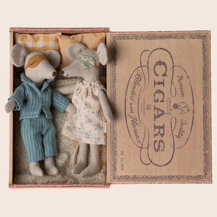 Mum and Dad Mice in Cigarbox