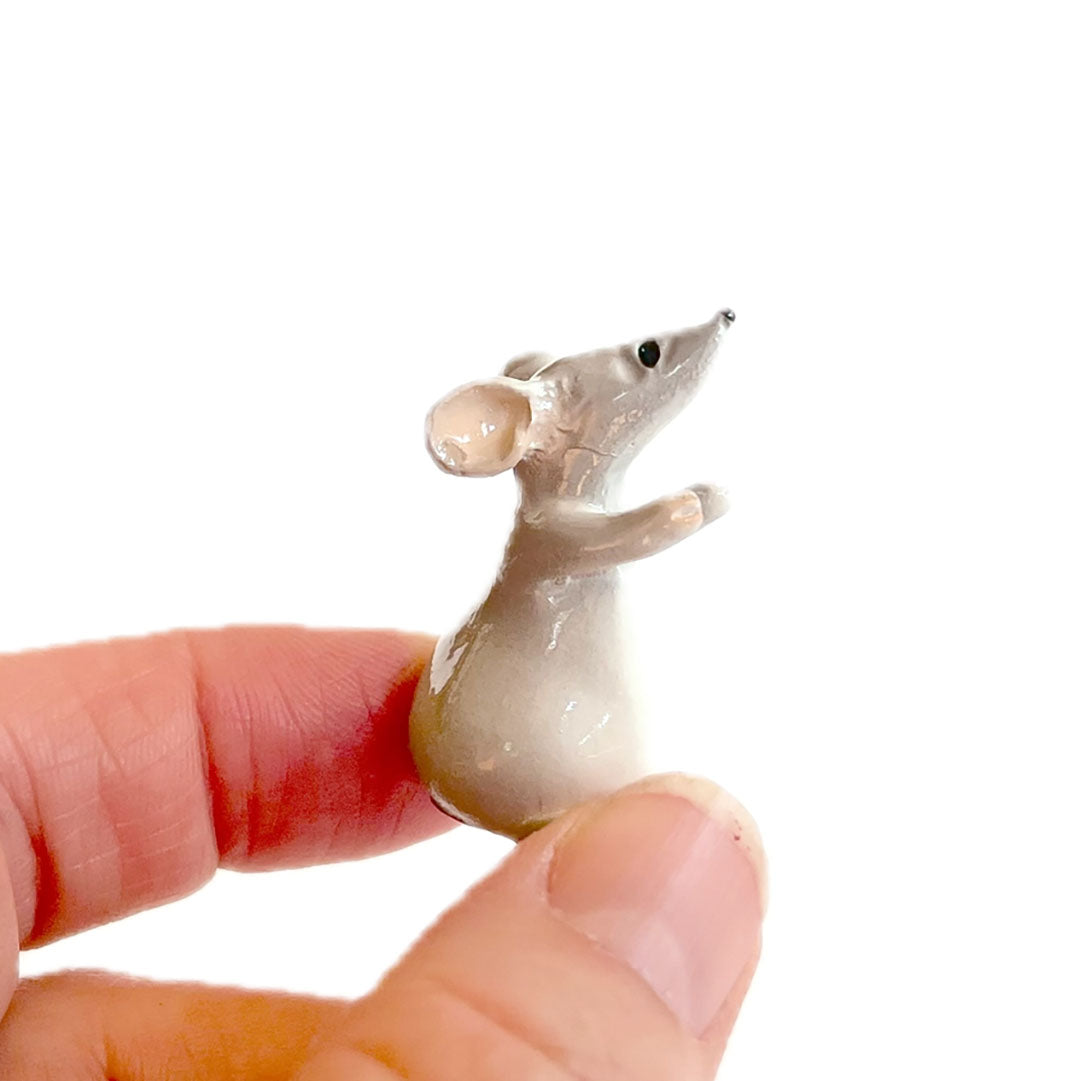 Dollhouse Miniatures: Mouse Figurine