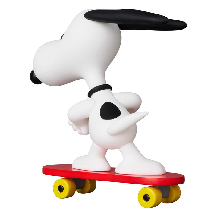 Snoopy Skateboard Figurine - Ultra Detail Figure Peanuts Series