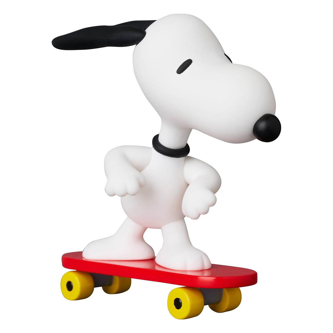 Snoopy Skateboard Figurine - Ultra Detail Figure Peanuts Series