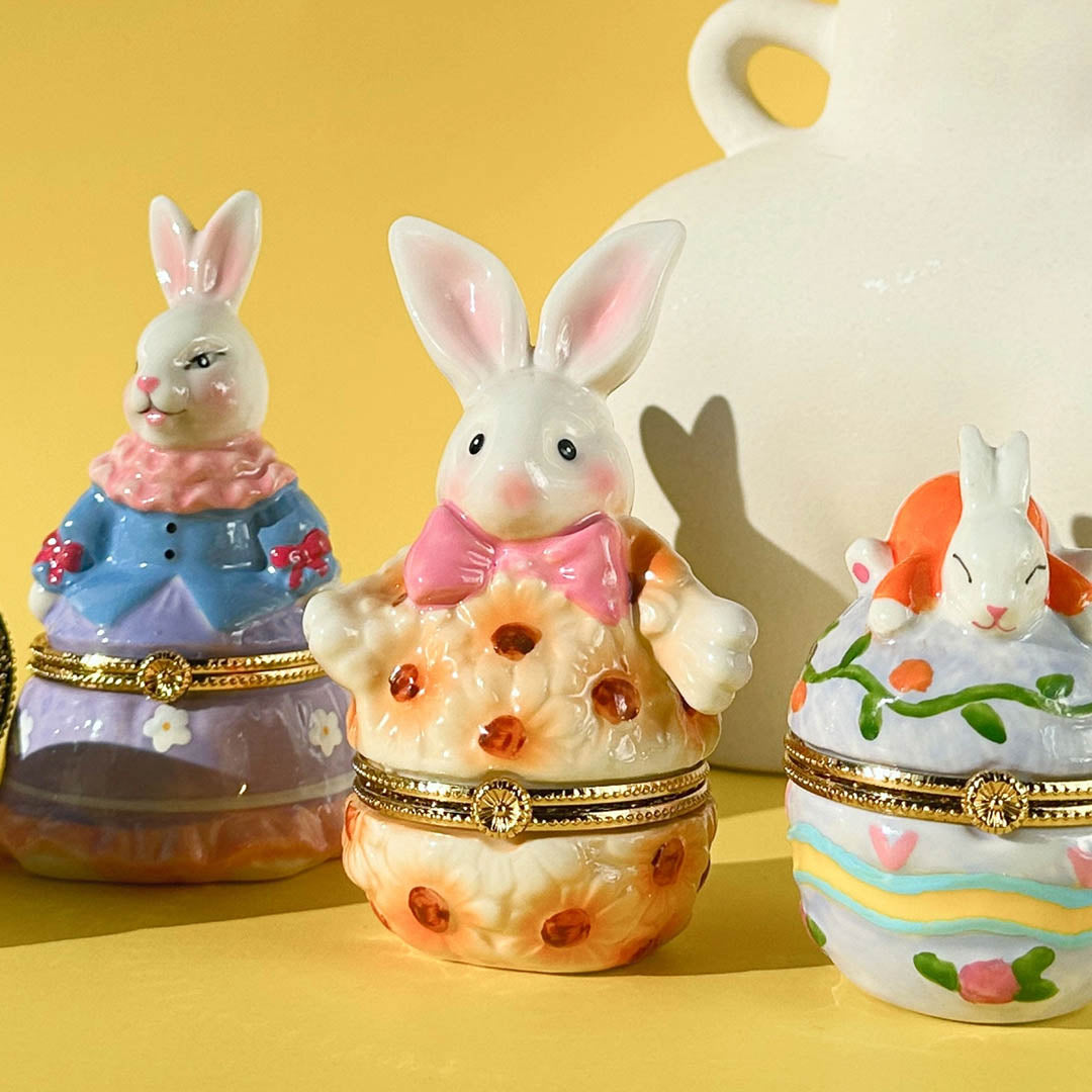NEW Smiling Bunny Trinket Box