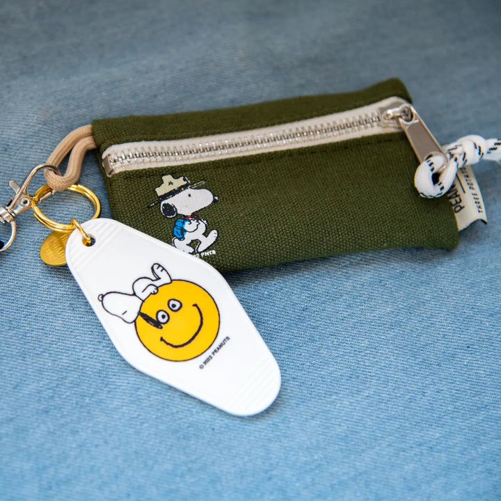 NEW Snoopy Hiker Lanyard Zip Wallet