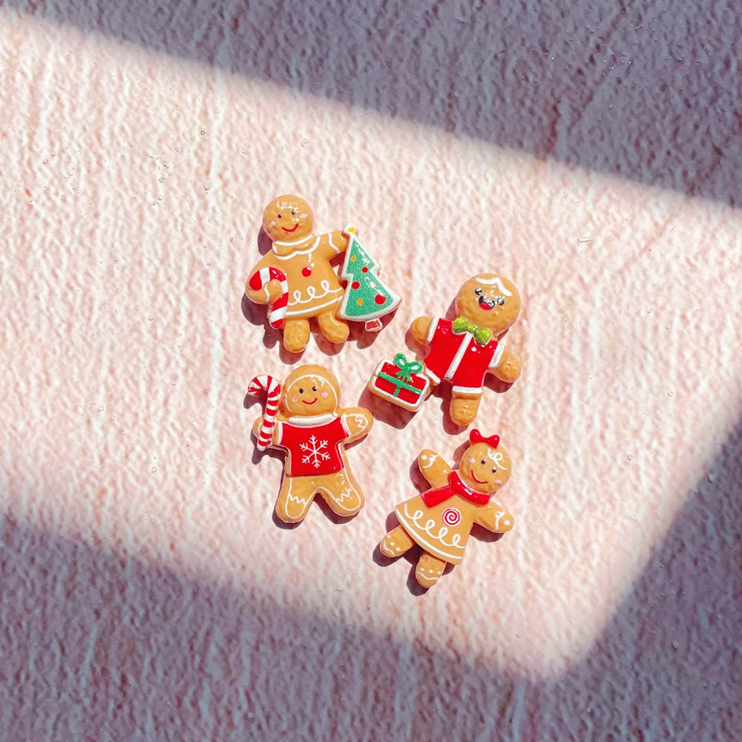 Gingerbread Man Bath Bomb with Toy