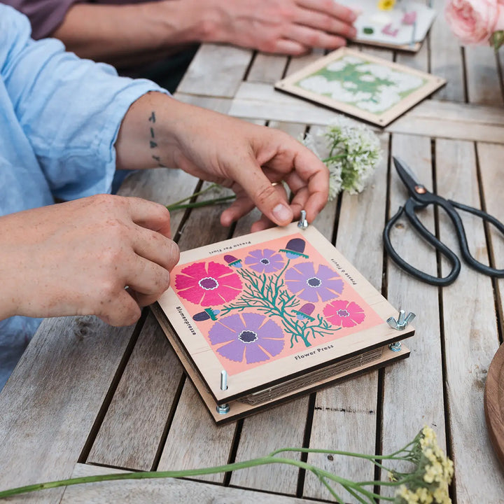 Wooden Flower Press - Cosmos (Large)