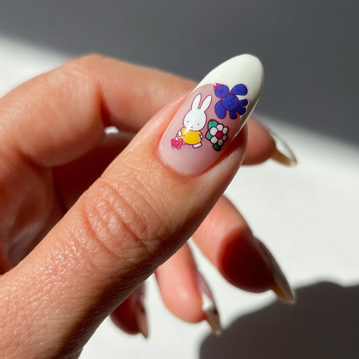 Nail Art Deco Stickers: Miffy at the Farm
