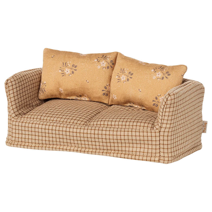 Couch, Mouse- Mable