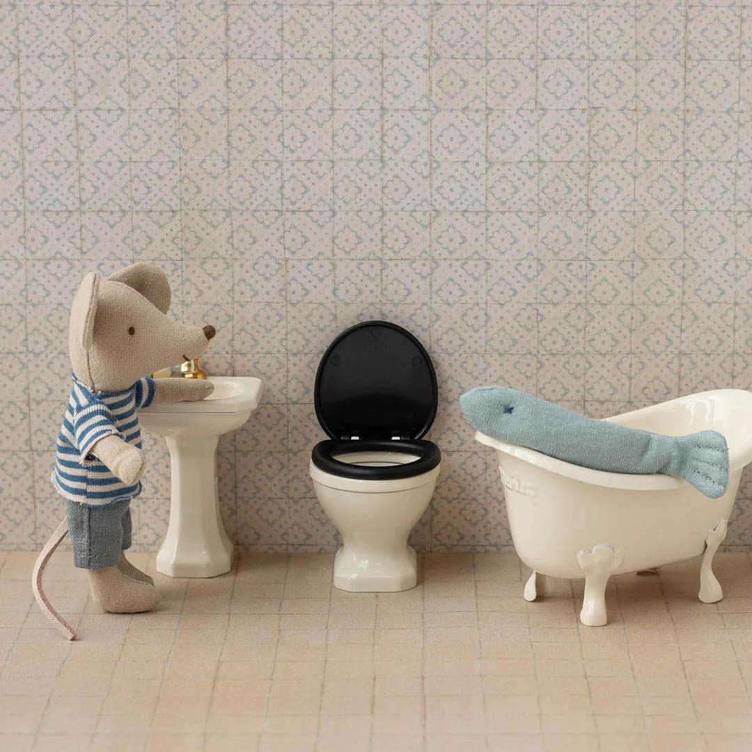 WC, Mouse - Off white