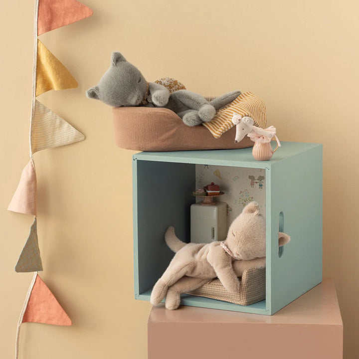 Sleeping kitten plush, Small - Grey