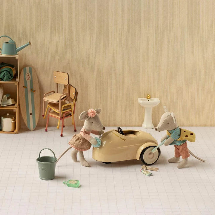 Driver mouse, Little sister