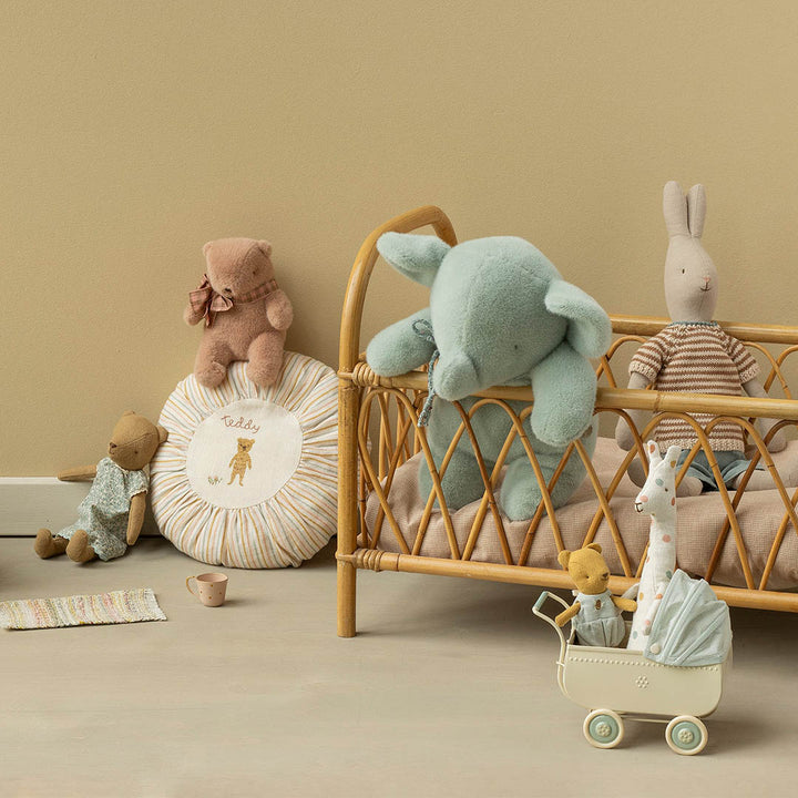 Elephant plush, Medium - Soft mint