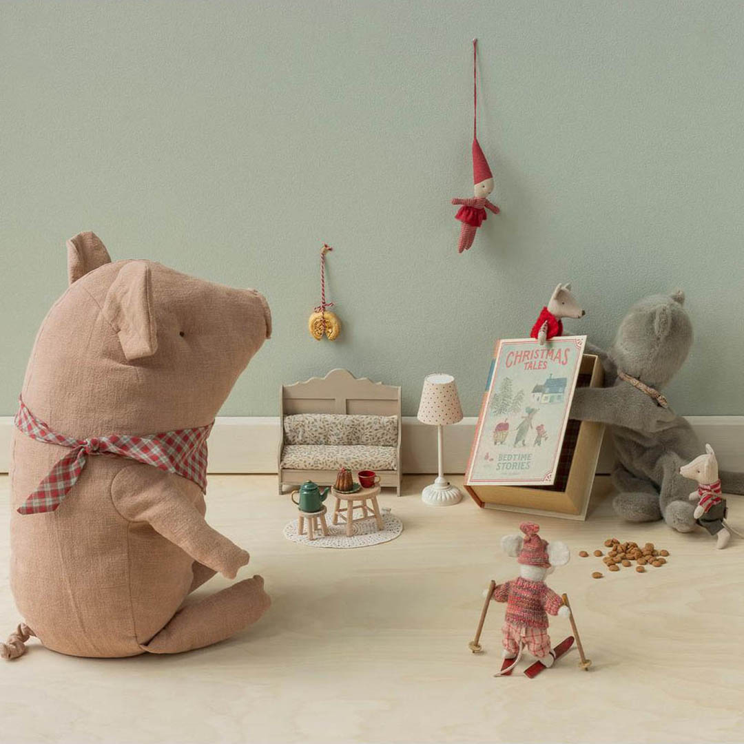 Christmas twin mice, Little sister and brother in book