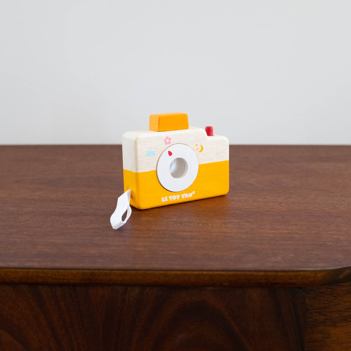 NEW Wooden Adventure Camera