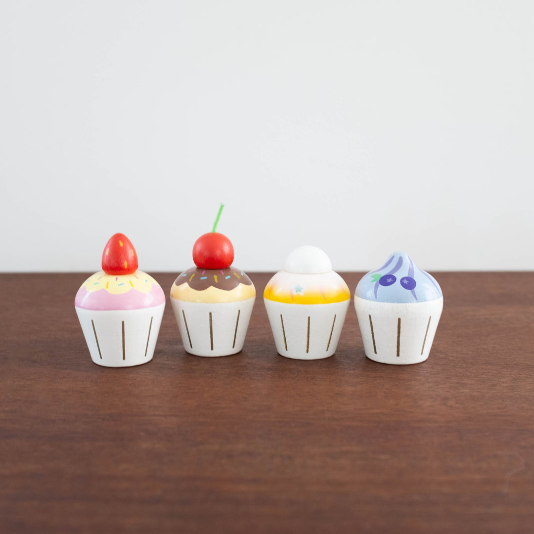 NEW Wooden Cupcake Set