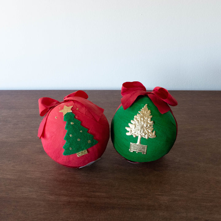 Surprise Deluxe Ball- Holiday Cheer