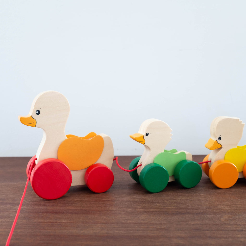 NEW Heirloom Family of Duck Pull Toy