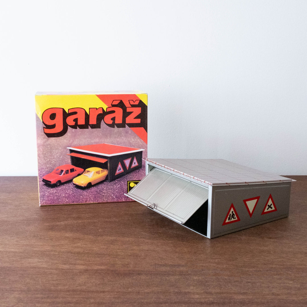 NEW Retro Tin Car Garage Toy