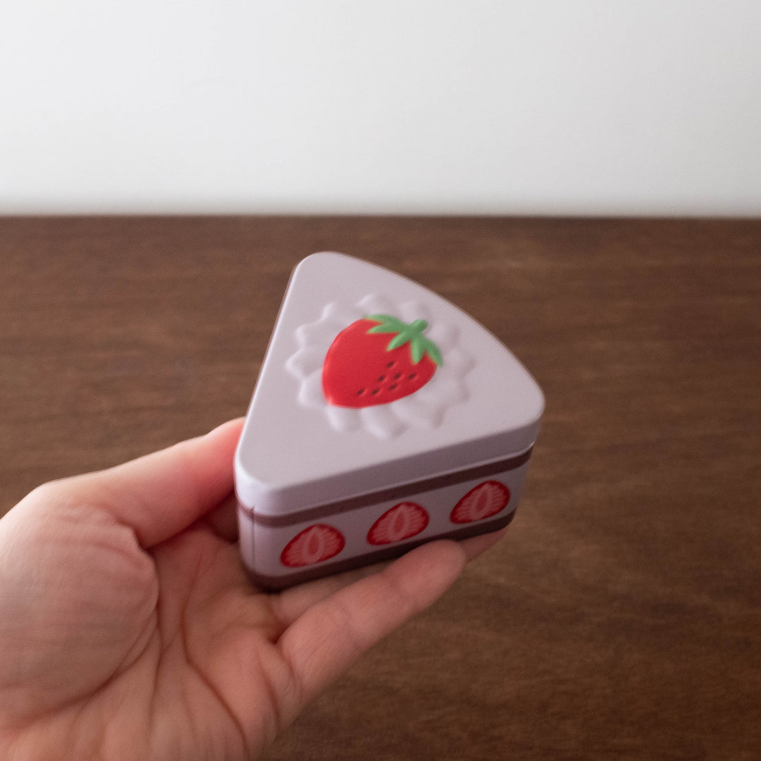 Mini Strawberry Cake Tin