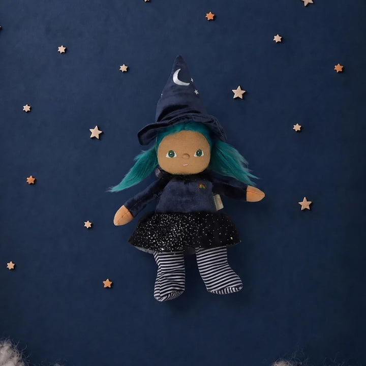 Dinky Dinkum Winnie Witch