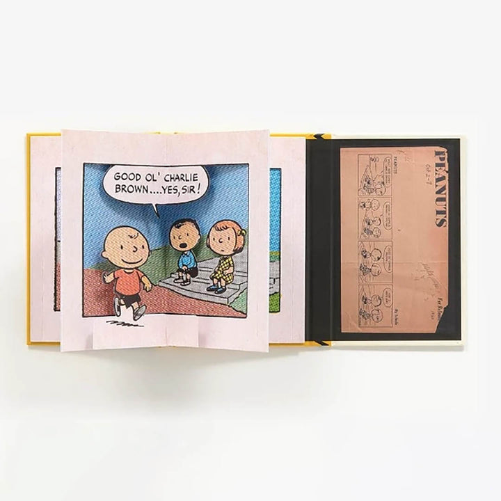 Here Comes Charlie Brown! A Peanuts Pop-Up