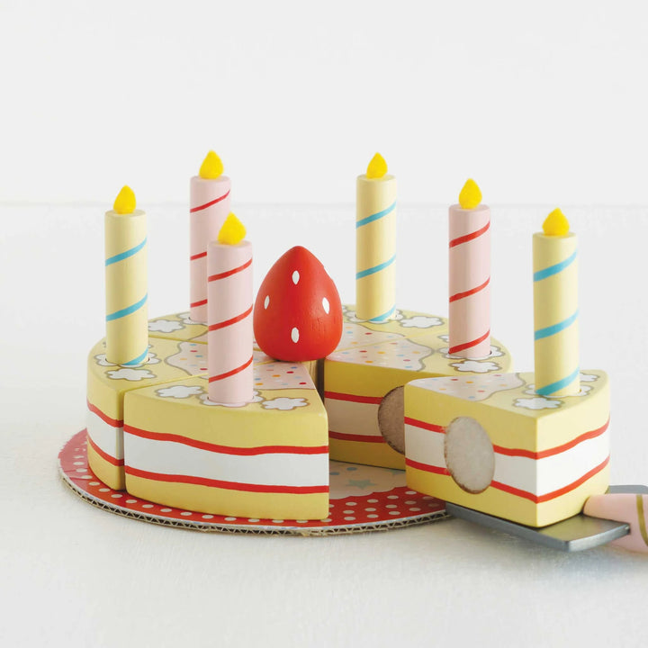 NEW Sliceable Birthday Cake & Candles