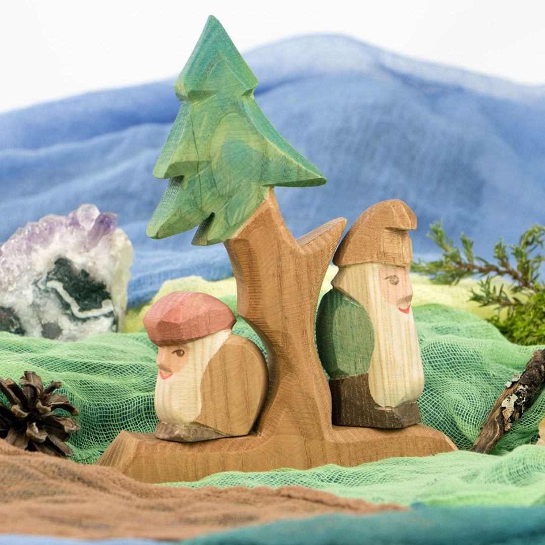 Ostheimer Fir Tree & Dwarves Set