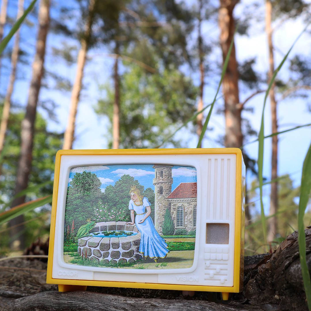 Retro Watch Click TV Fairy Tale- The Frog Prince