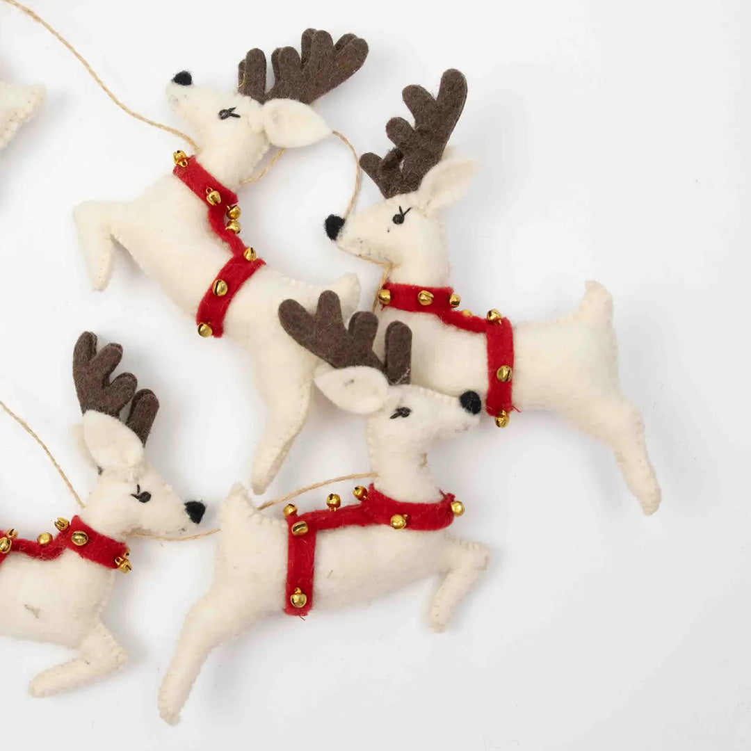 Garland - Santa Sleigh and 7 Reindeer