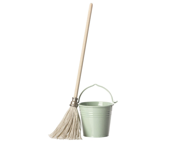 NEW Bucket and Mop Set