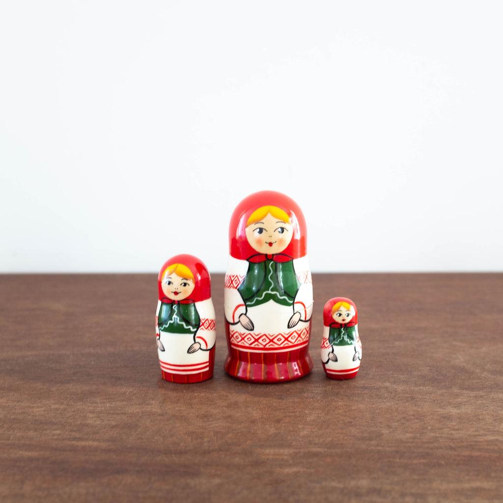 NEW Classic Wooden Russian Nesting Dolls- Folk