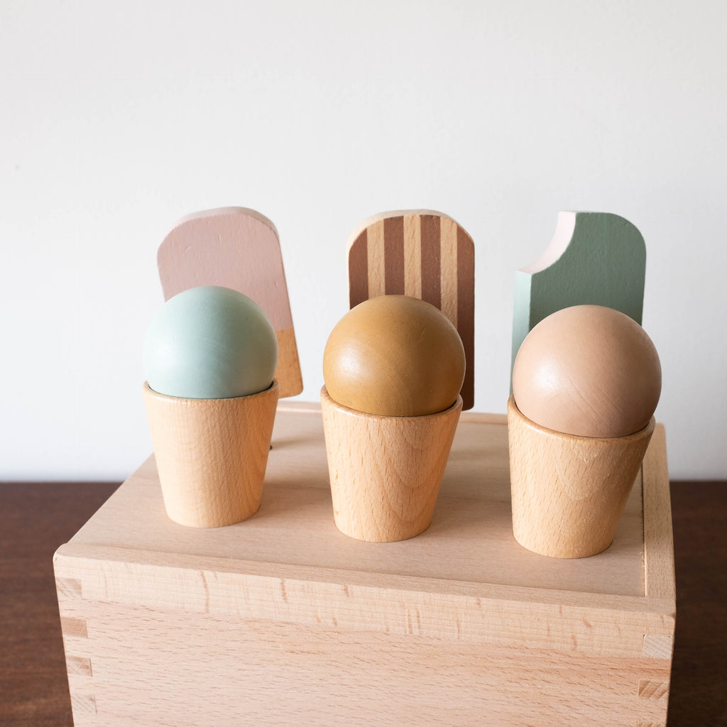 Heirloom Wooden Ice Cream Set