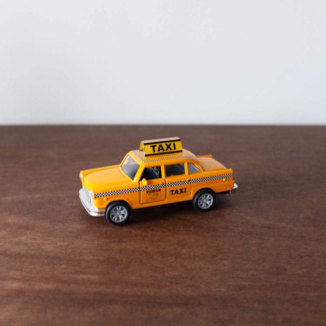 Die Cast Metal Cars: Retro Yellow Taxi Cab with Light and Sound