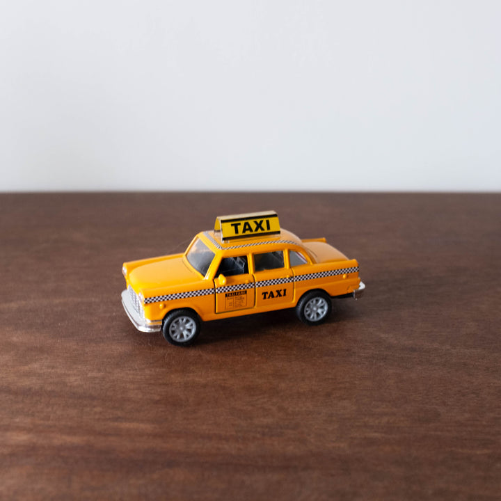 Die Cast Metal Cars: Retro Yellow Taxi Cab with Light and Sound