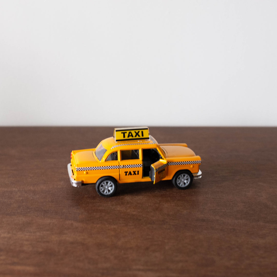 Die Cast Metal Cars: Retro Yellow Taxi Cab with Light and Sound