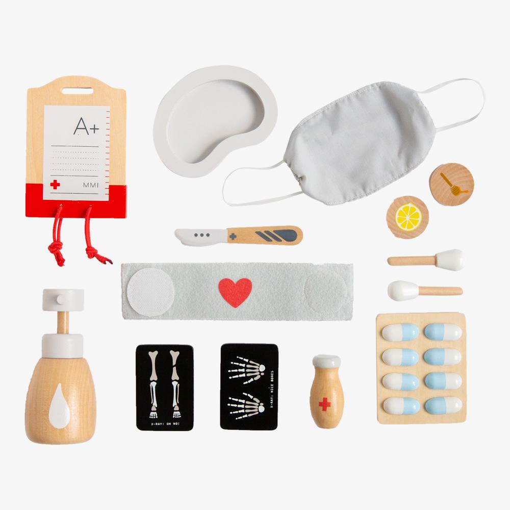 Wooden Surgeon Play Kit